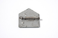 M1998_023_002 ii.jpg; M1998/023:002; ; badges